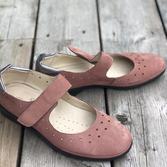 Unity in Diversity shoes - Picture 2 of 3